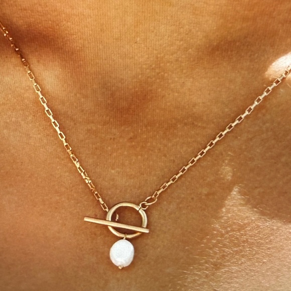 NWOT ATOLEA LA ISLA FRESHWATER PEARL TOGGLE NECKLACE - Picture 1 of 2